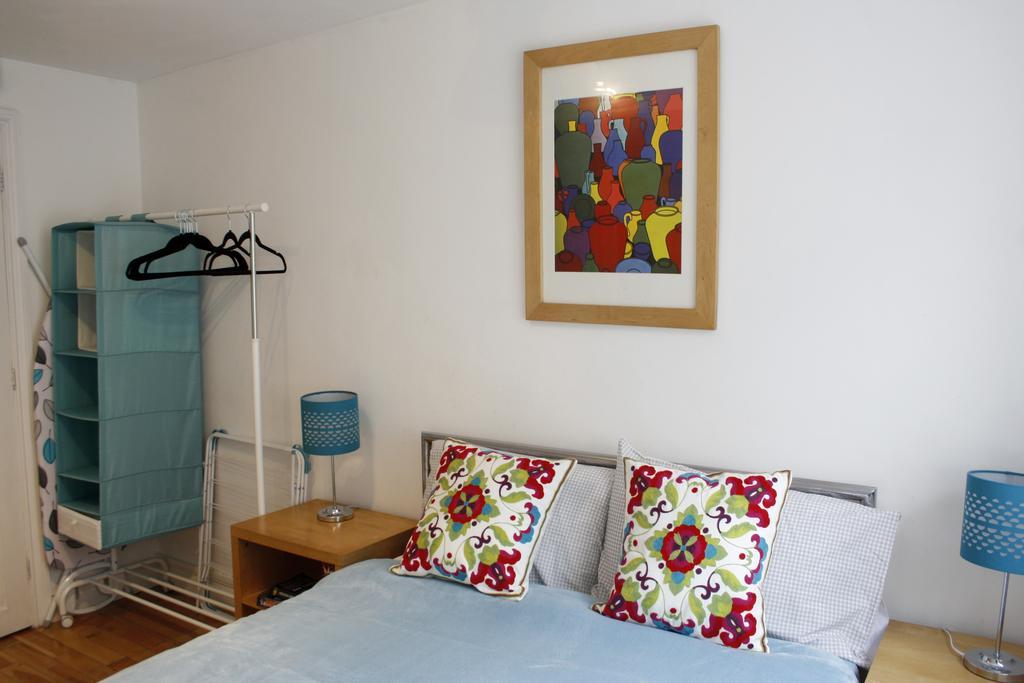 The Shop By Treetop Property Cirencester Rum bild